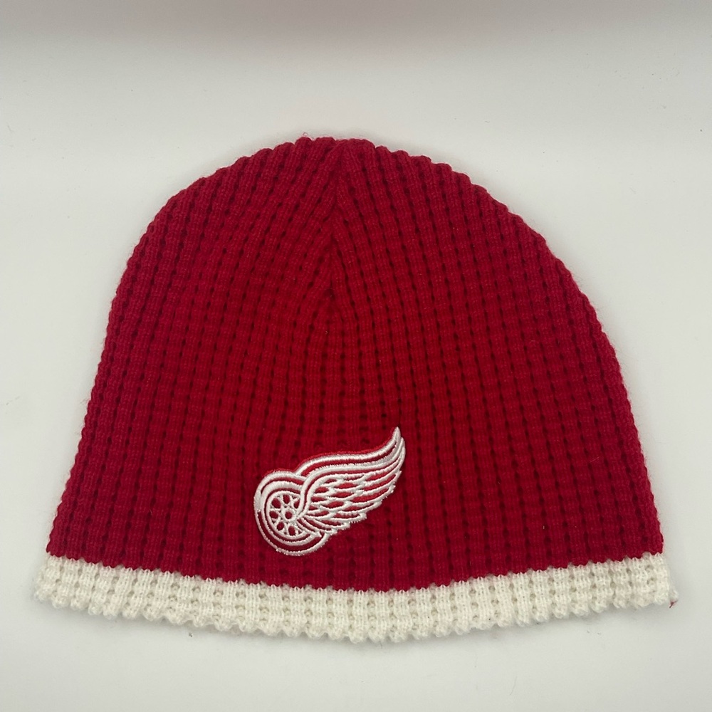 Detroit Red Wings Knit Beanie Hat NHL Hockey Winter Cap Red Winged Wheel Logo
